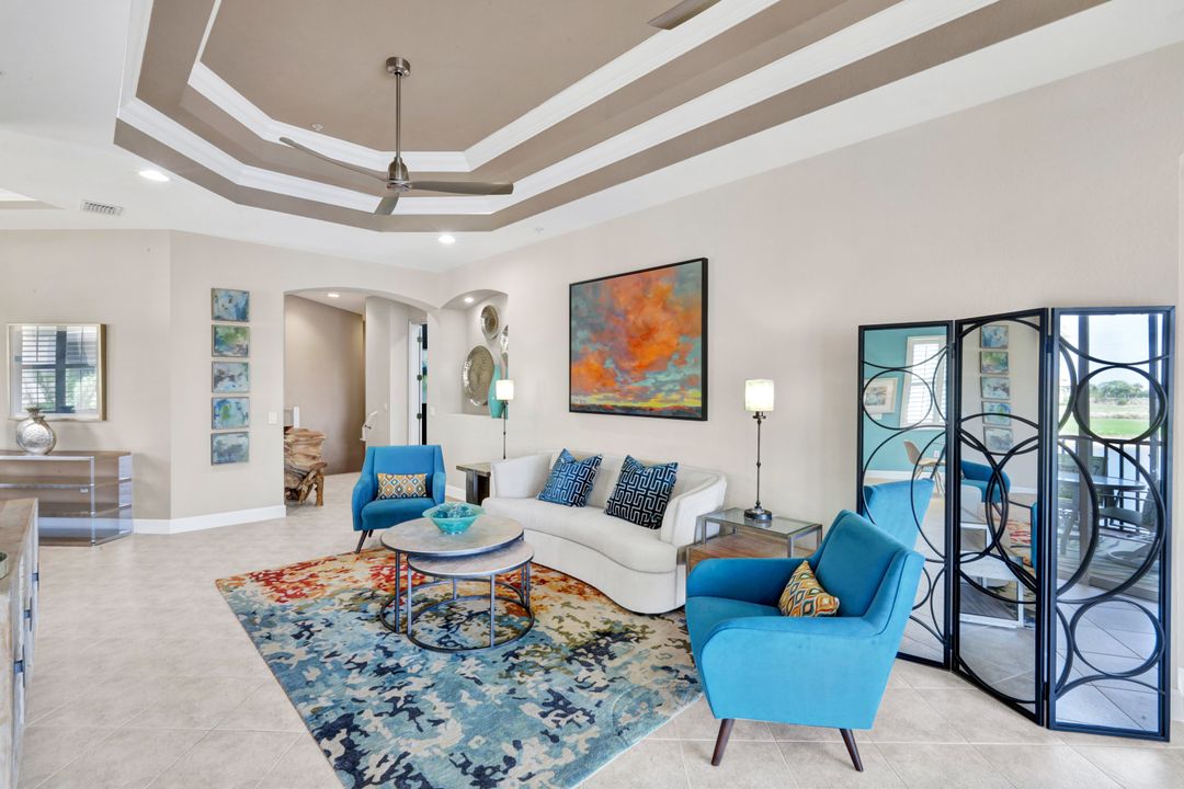 8755 Coastline Ct #202, Naples, FL 34120