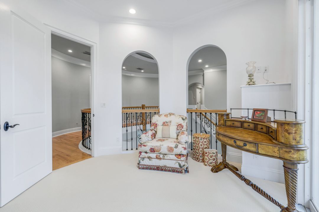 491 Wedge Dr, Naples, FL 34103