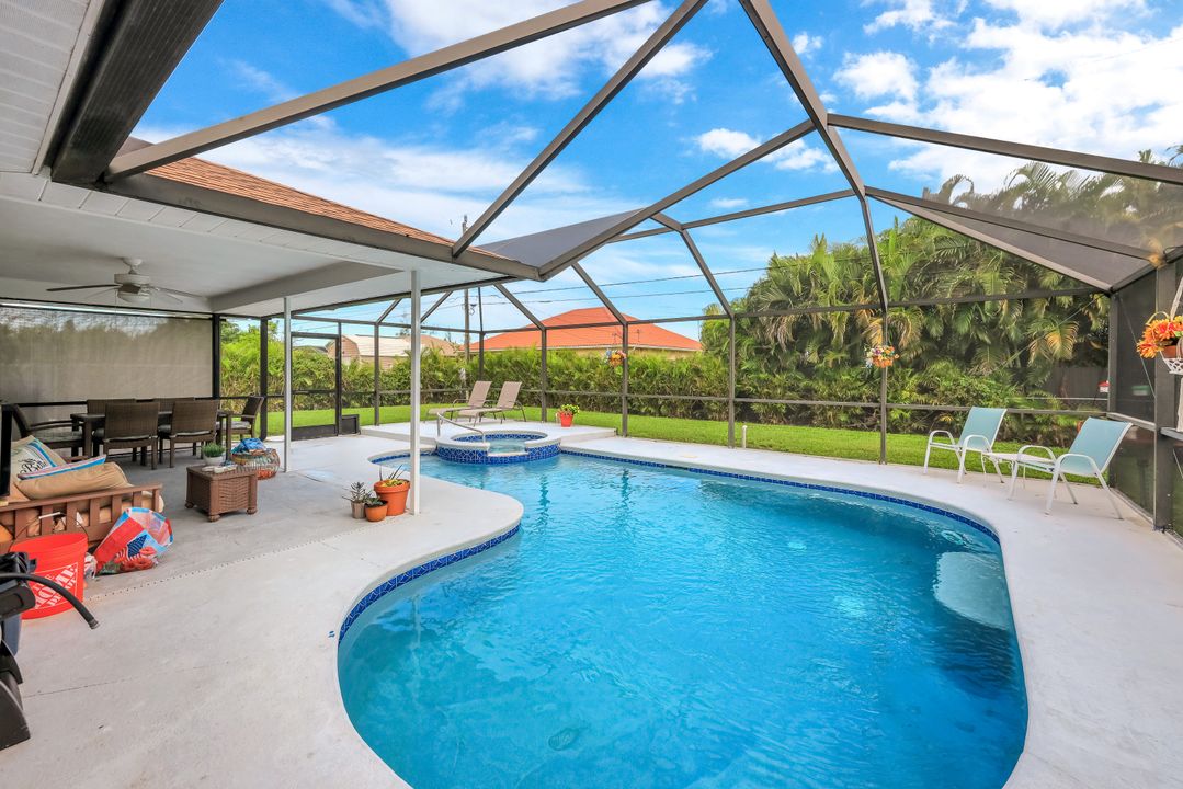 231 Trafalgar Pkwy, Cape Coral, FL 33991