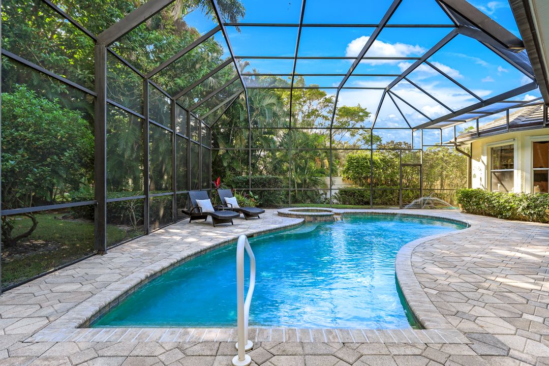 602 Springline Dr, Naples, FL 34102