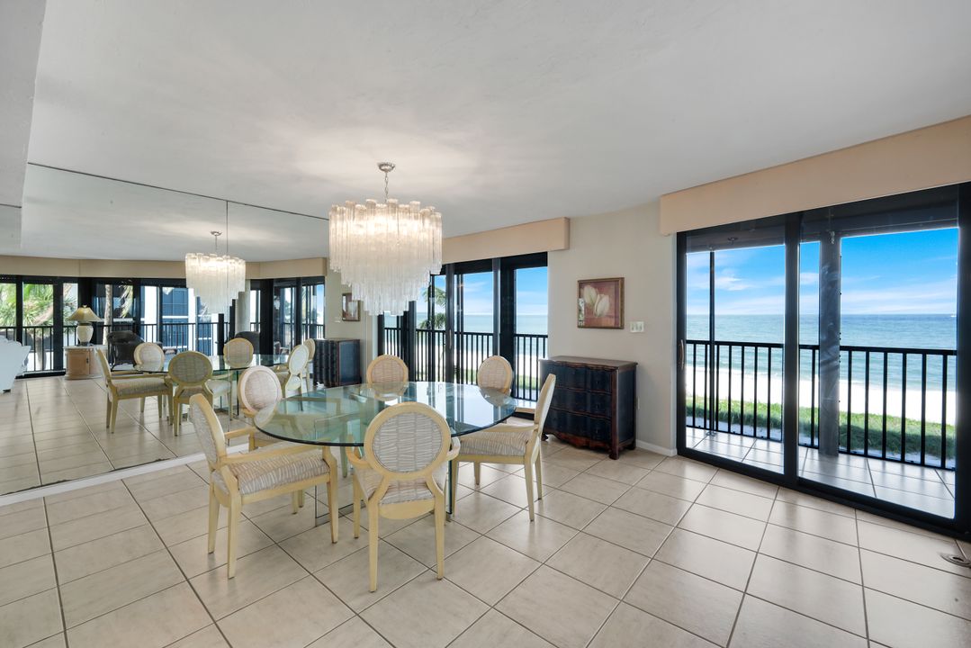 9653 Gulf Shore Dr #303, Naples, FL 34108