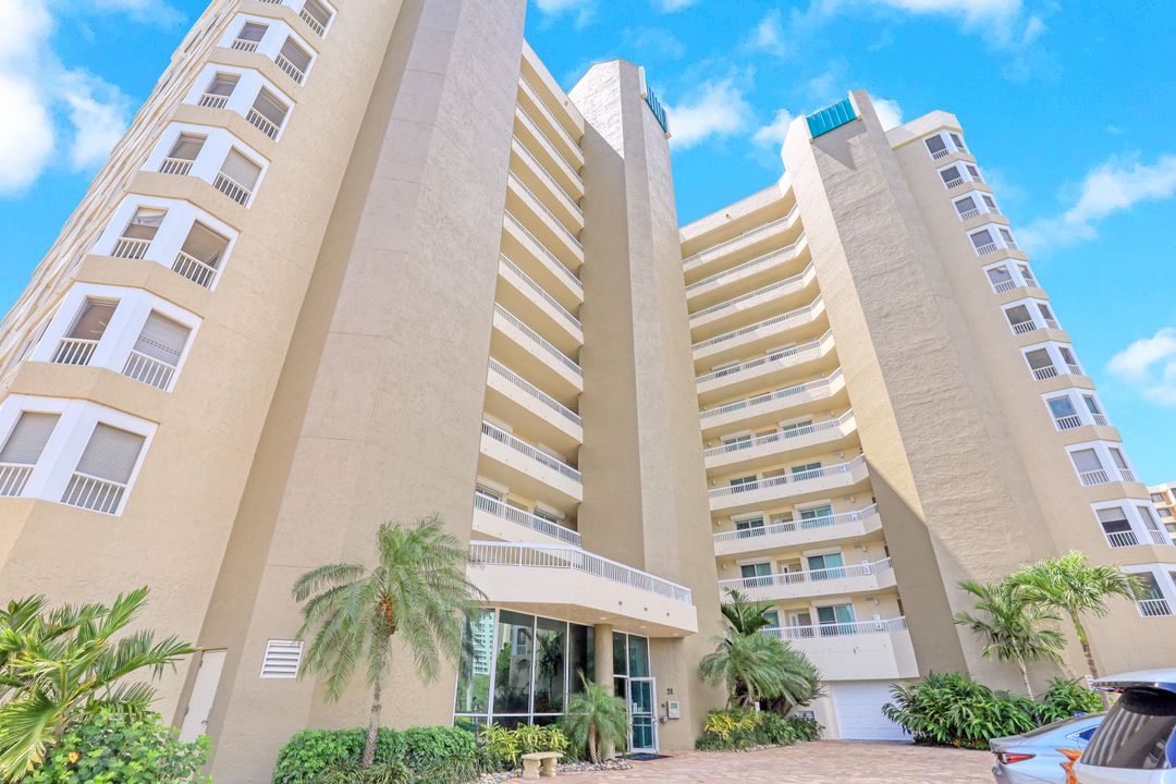 21 Bluebill Ave  #B-1102, Naples, FL 34108