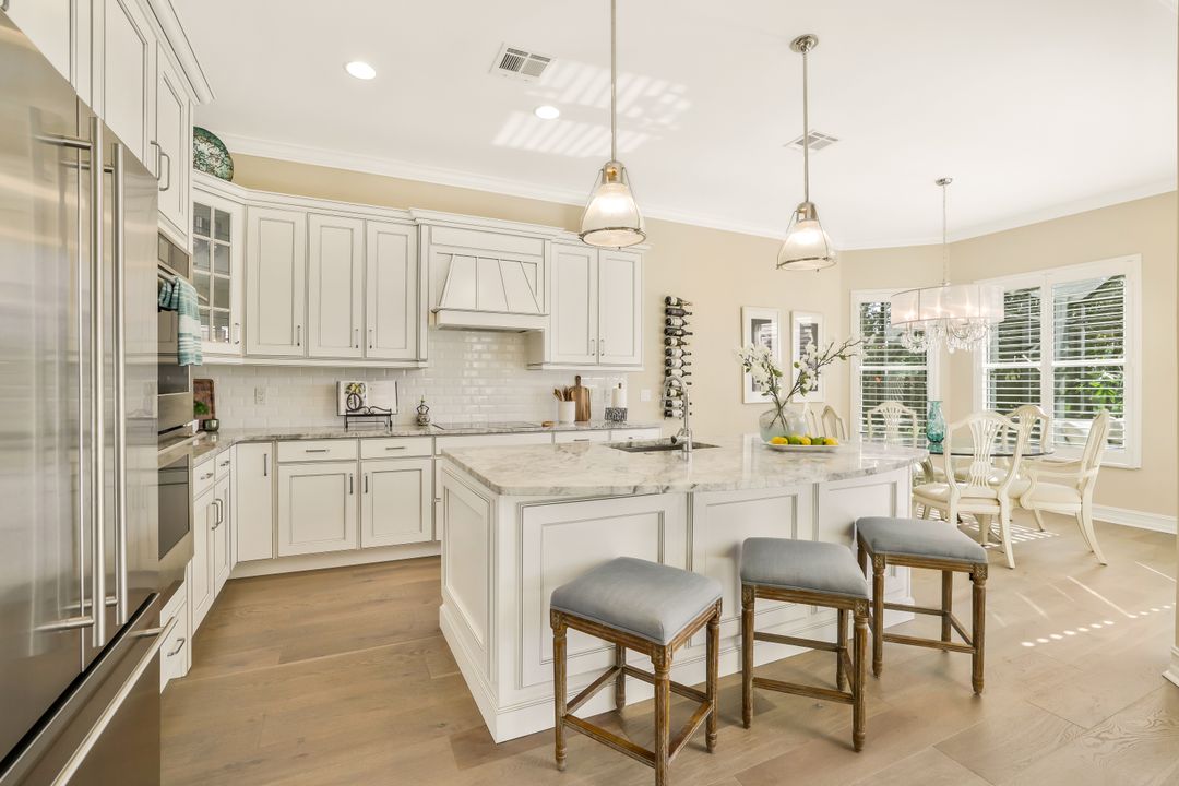 6972 Amen Corner Ct, Naples, FL 34113