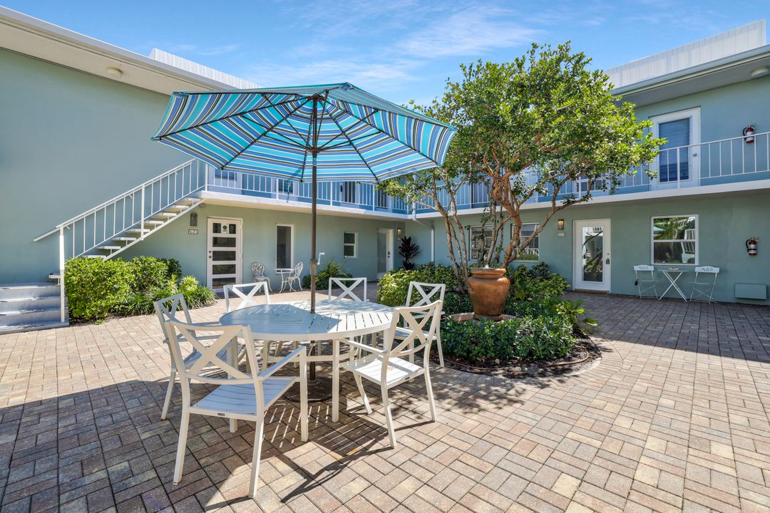683 12th Ave S #683, Naples, FL 34102