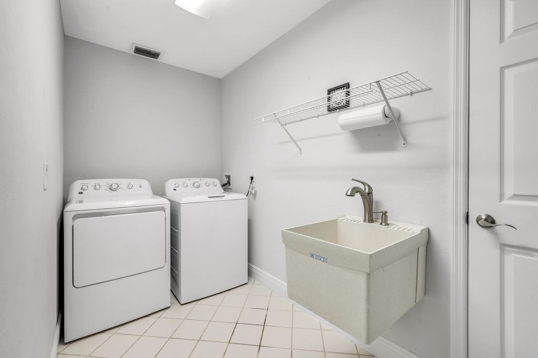 16902 Timberlakes Dr, Fort Myers, FL 33908