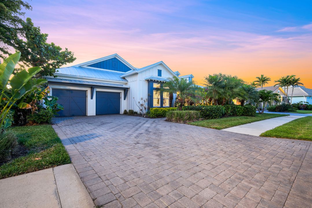 14831 Dockside Ln, Naples, FL 34114