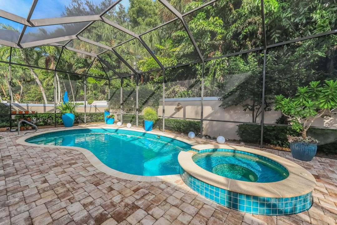 353 Carlton Pl, Naples, FL 34108