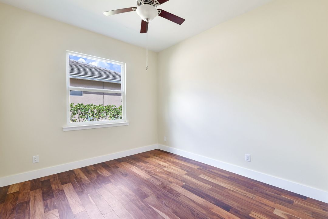 985 Chesapeake Bay Ct, Naples, FL 34120