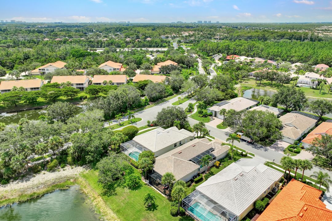 6006 Highwood Park Ln, Naples, FL 34110