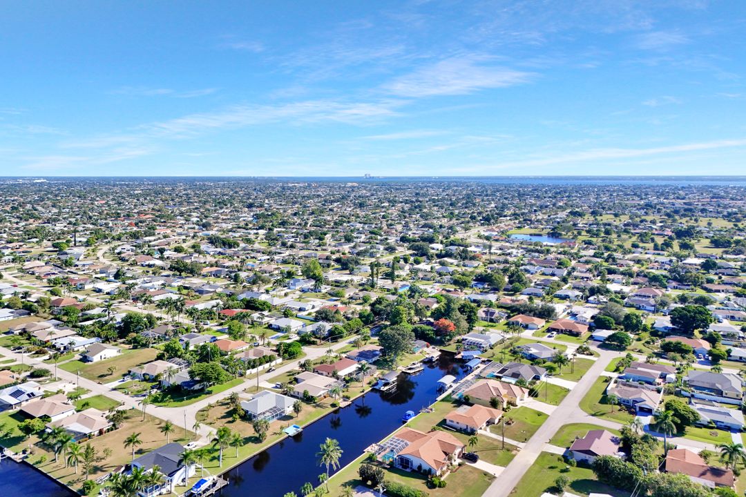 206 SE 37th Terrace, Cape Coral, FL 33904
