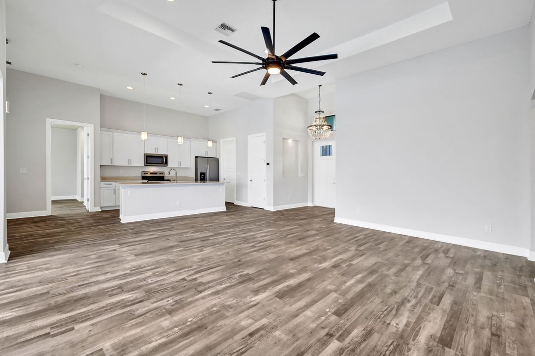 3527 SW 4th Ln, Cape Coral, FL 33991