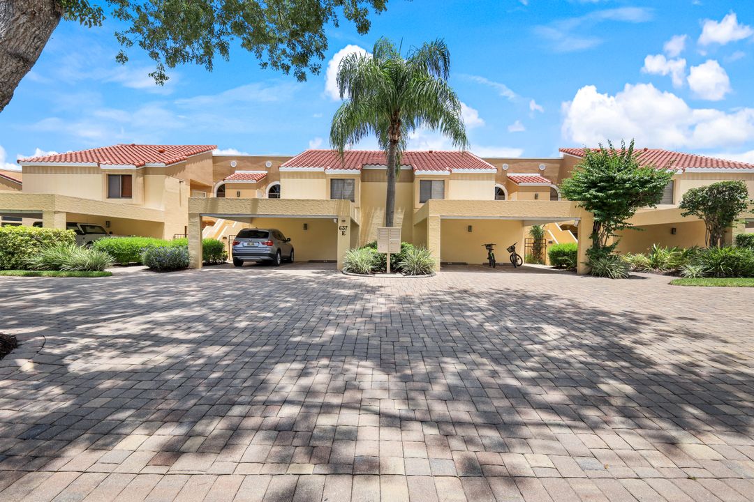 637 Beachwalk Cir #E-203, Naples, FL 34108
