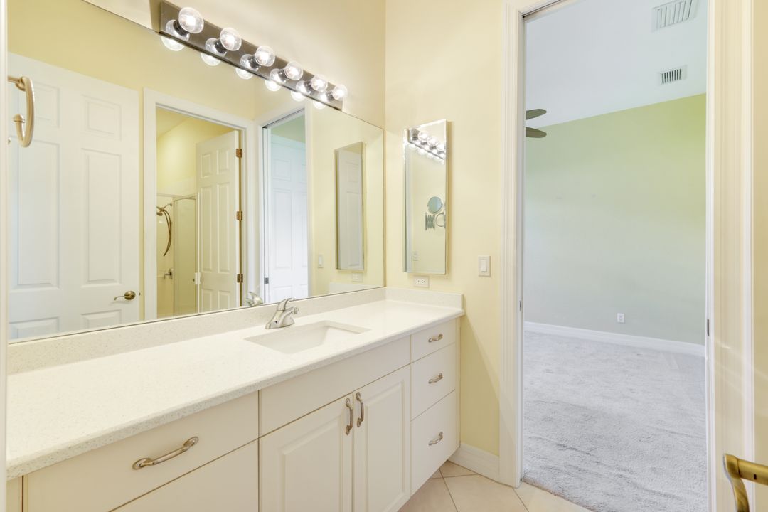 12910 Silverthorn Ct, Bonita Springs, FL 34135