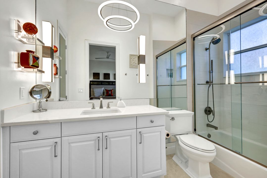 5746 Hammock Isles Dr, Naples, FL 34119