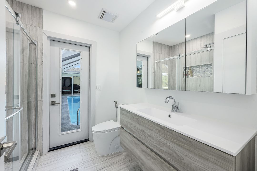 5308 Baypoint Ct, Cape Coral, FL 33904