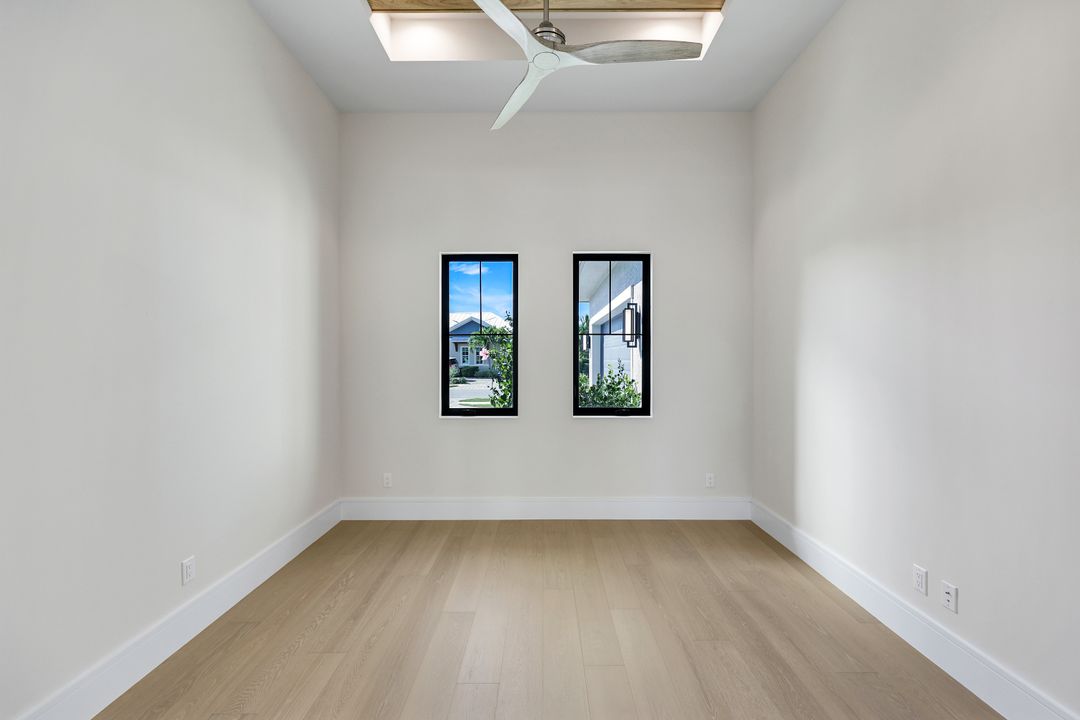 14282 Charthouse Cir, Naples, FL 34114