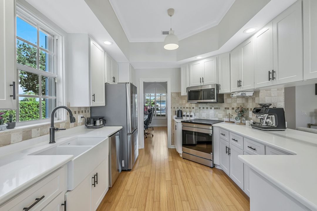 3701 Whidbey Way, Naples, FL 34119
