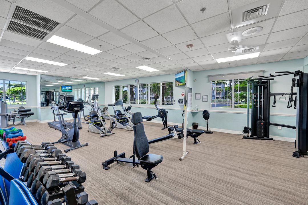 16615 Lake Cir Dr #427, Fort Myers, FL 33908