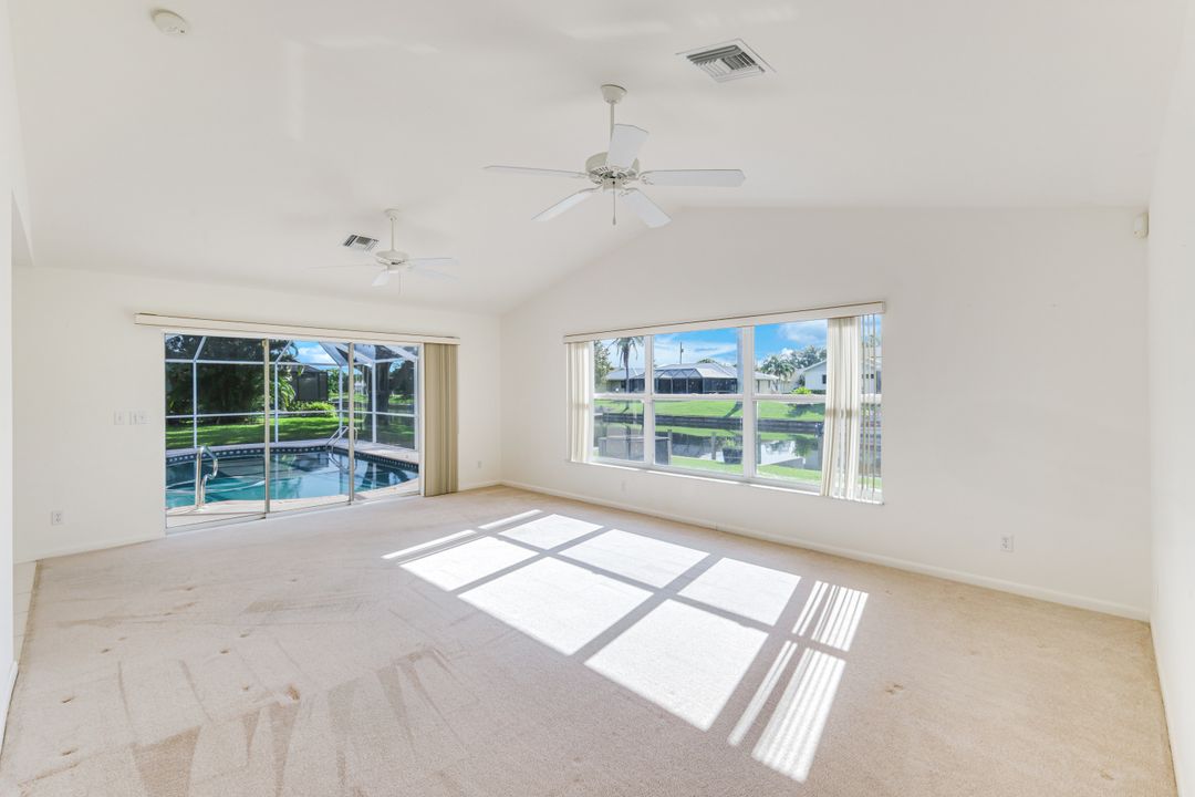 615 SE 19th Ct, Cape Coral, FL 33990