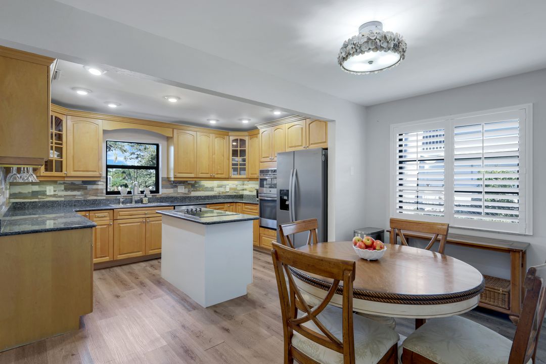 2215 SE 15th St, Cape Coral, FL 33990