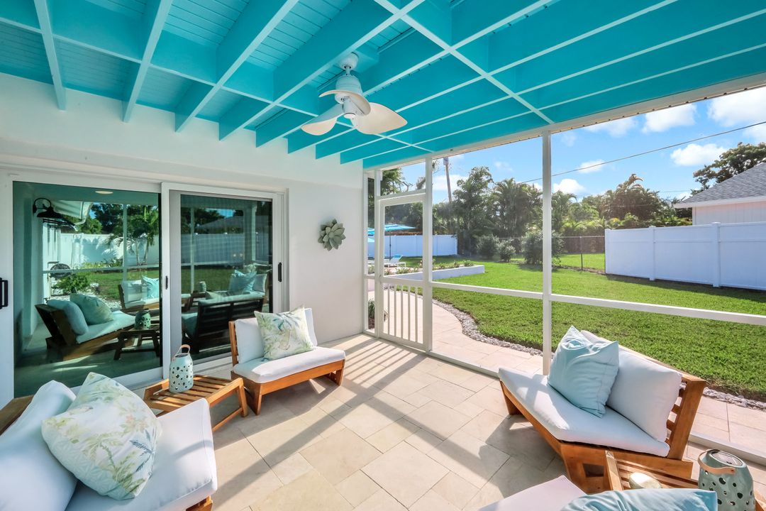 1086 N Town and River Dr, Fort Myers, FL 33919