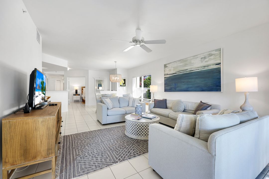5045 Cedar Springs Dr #101, Naples, FL 34110