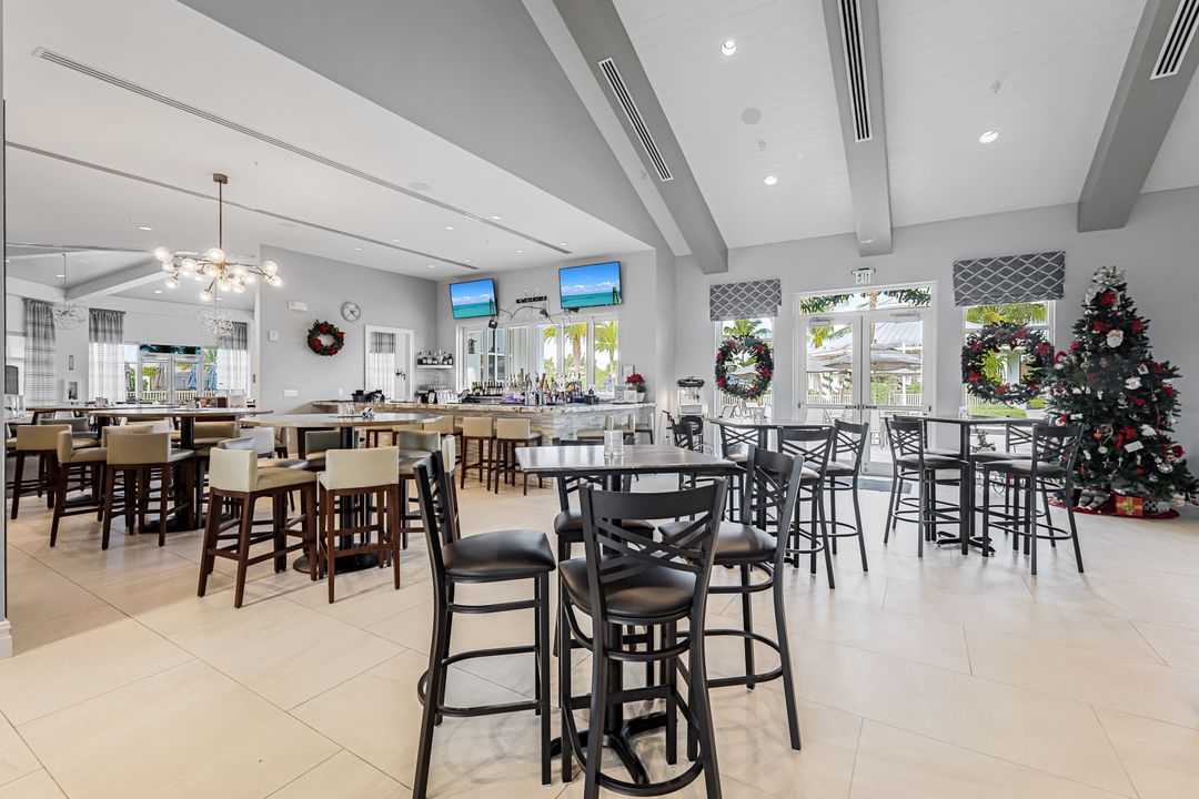 9335 Surfbird Ct, Naples, FL 34120