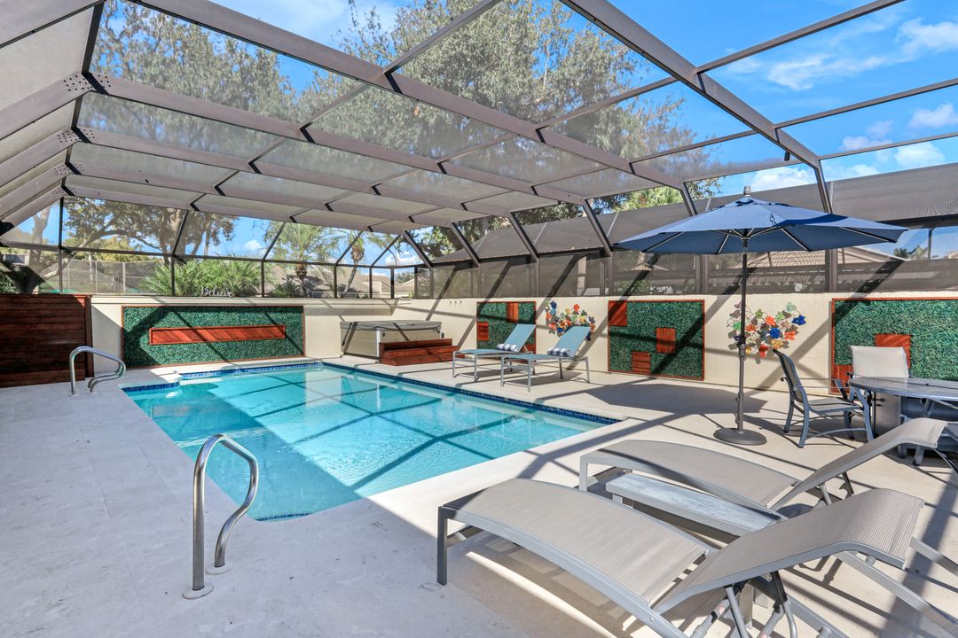 370 Edgemere Way N, Naples, FL 34105