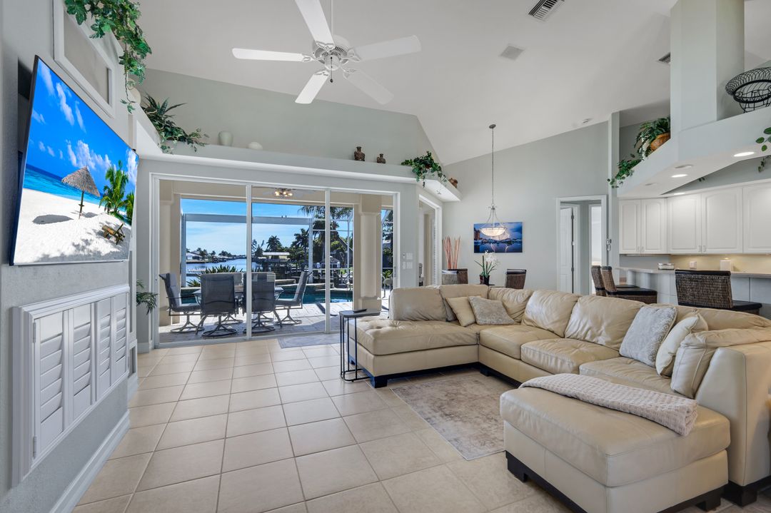 2014 Cape Coral Pkwy W, Cape Coral, FL 33914