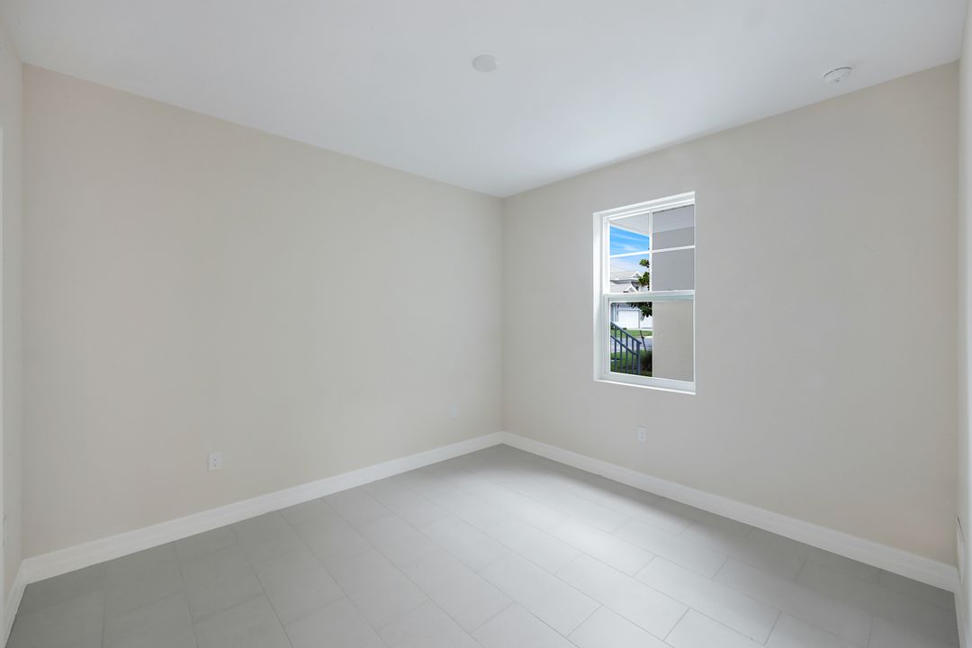 280 Antilles Wy E #101, Naples, FL 34112