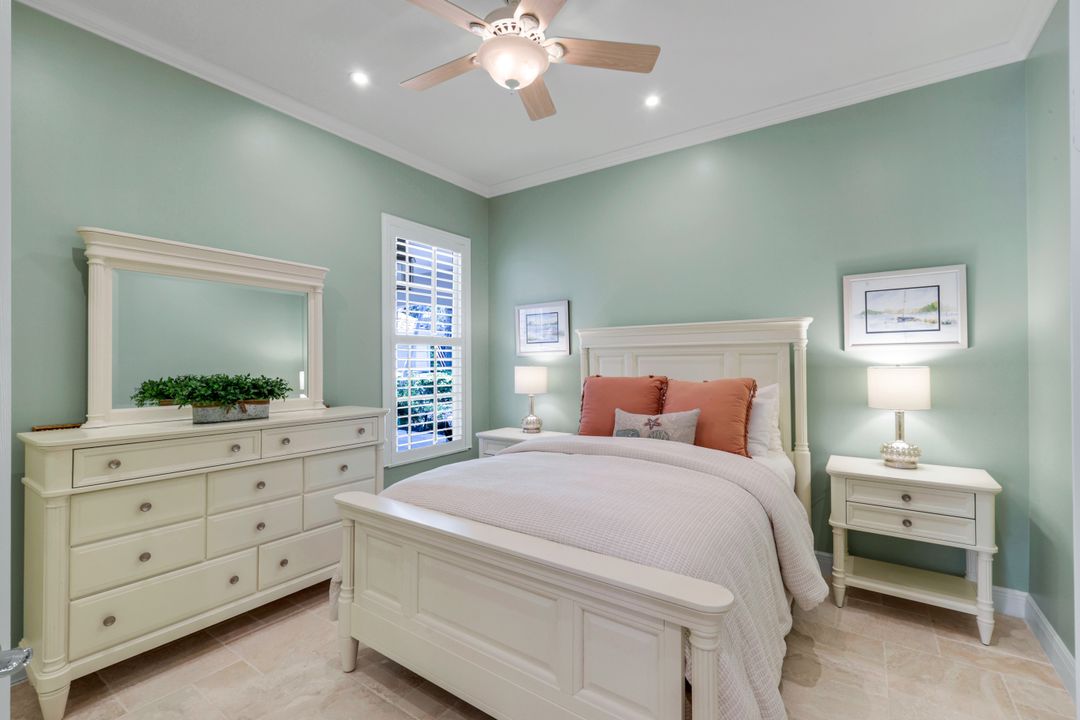 2896 Hatteras Way, Naples, FL 34119