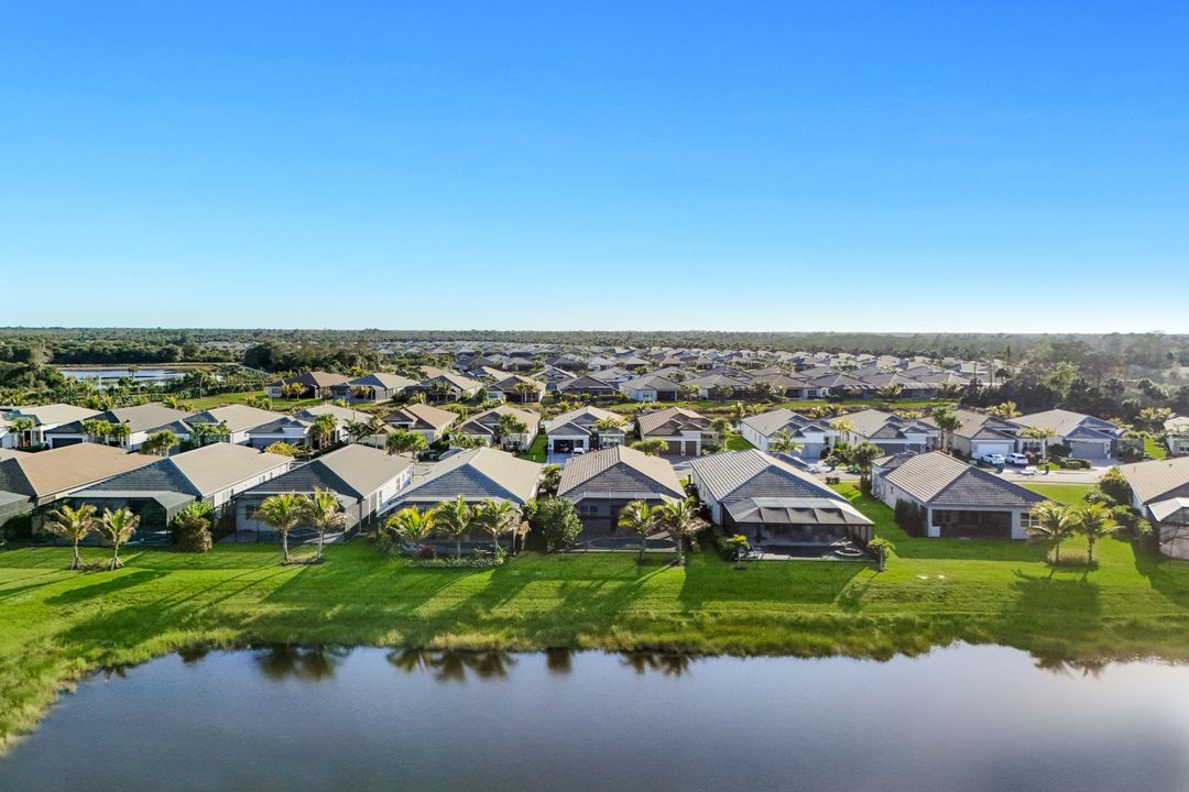 11966 Gardenia Ave, Naples, FL 34120