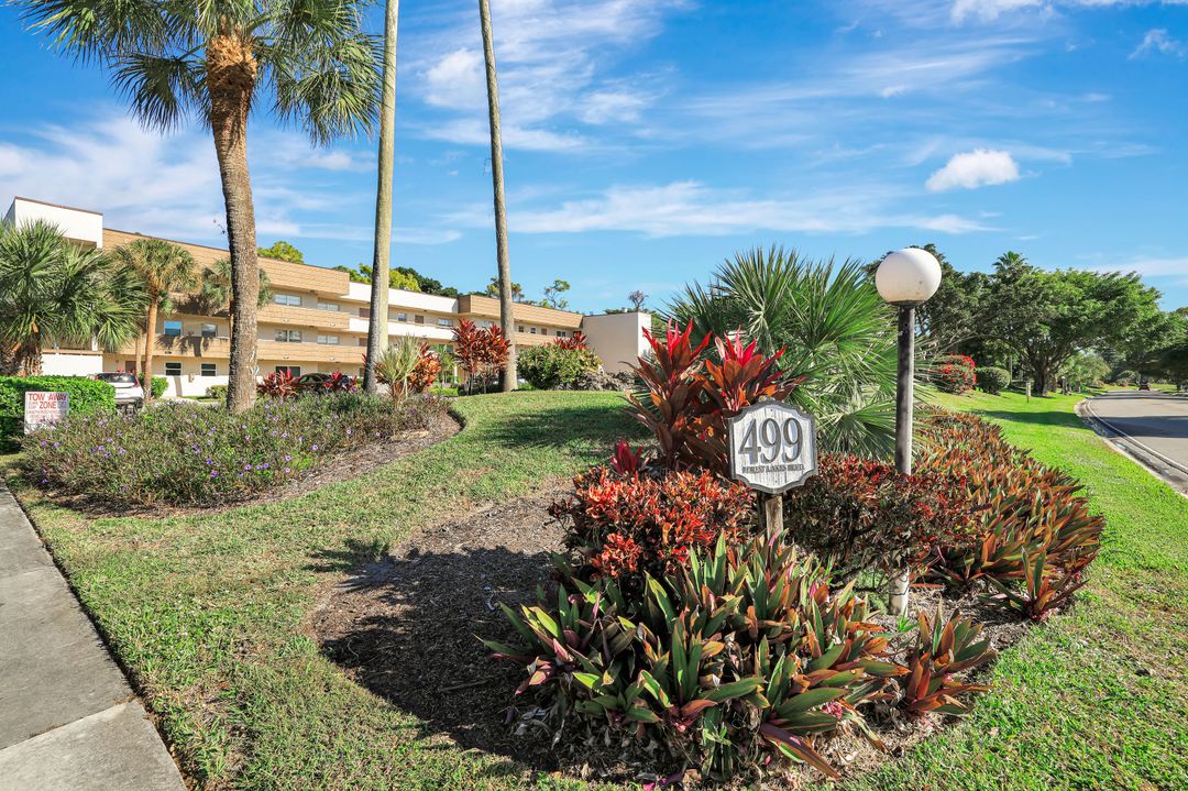 499 Forest Lakes Blvd #312, Naples, FL 34105