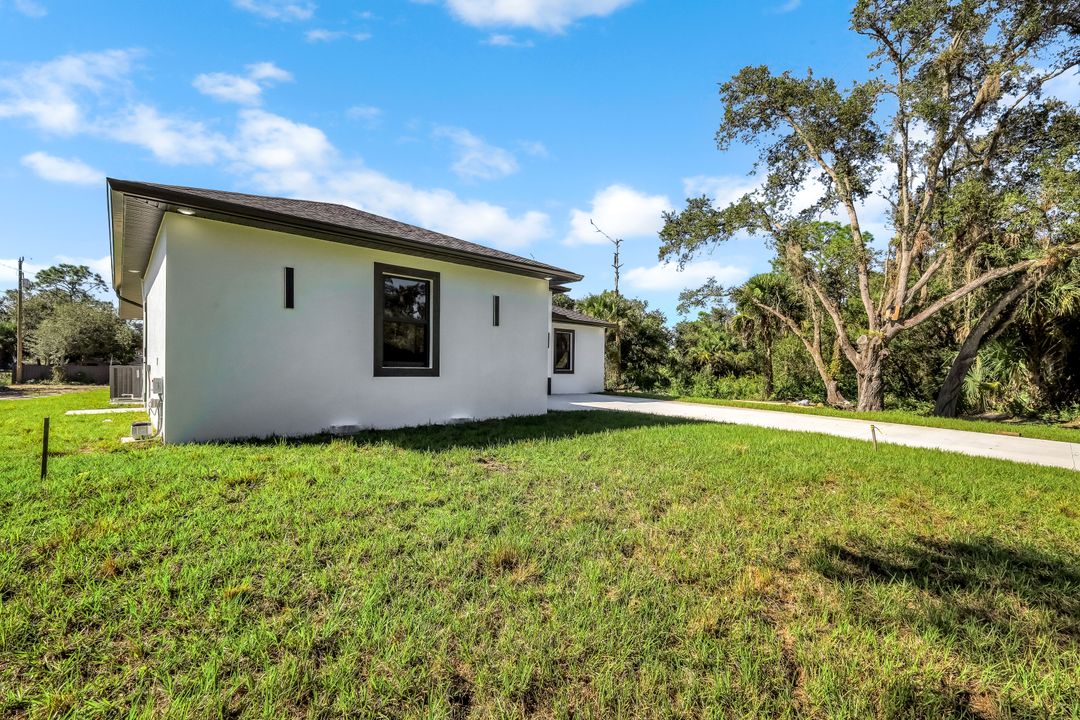 507 Prospect Ave, Lehigh Acres, FL 33972
