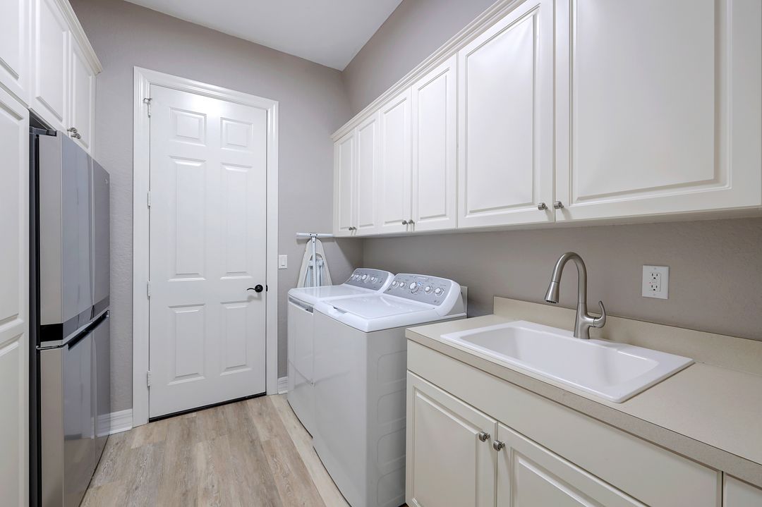 28151 Alfred Moore Ct, Bonita Springs, FL 34135