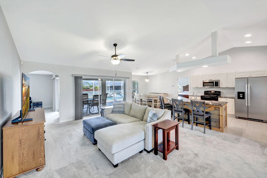 1904 NE 18th Pl, Cape Coral, FL 33909