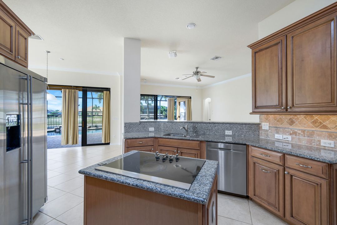 2832 SW 17th Ave, Cape Coral, FL 33914