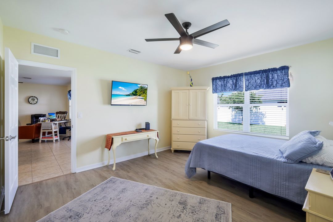 2933 SW 7th Pl, Cape Coral, FL 33914