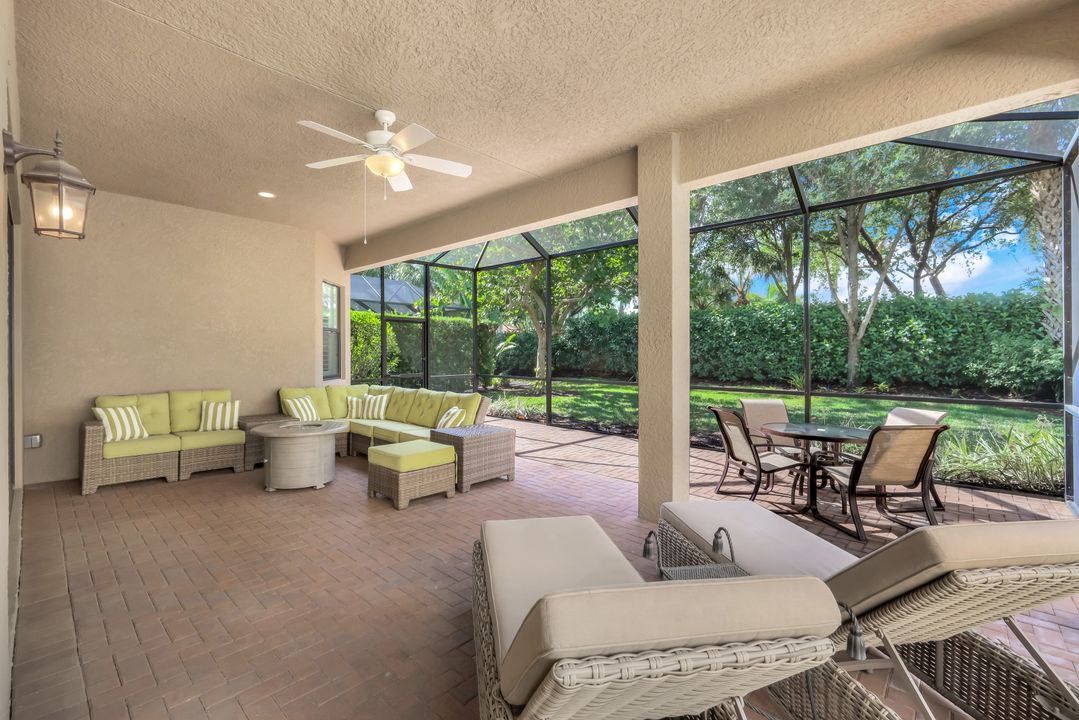 3267 Pacific Dr, Naples, FL 34119