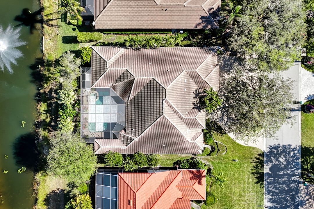 9742 Wilshire Lakes Blvd, Naples, FL 34109