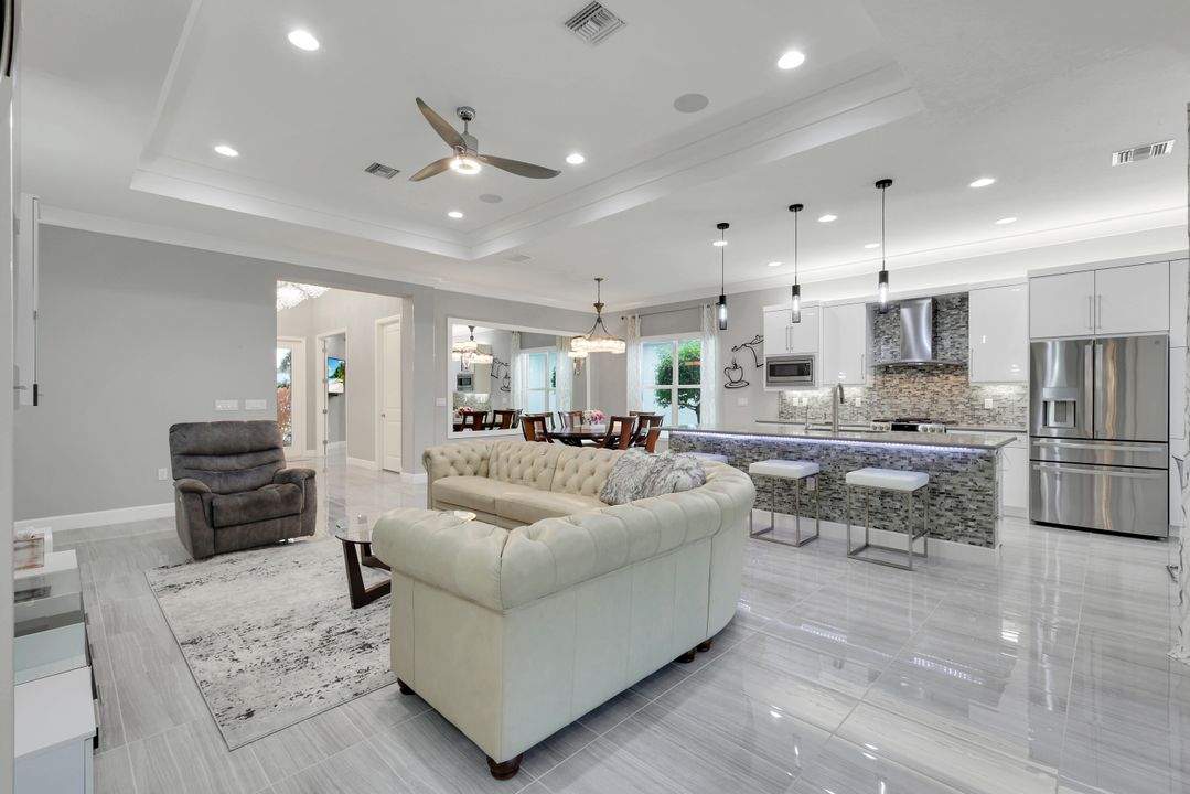 28560 Twain Dr, Bonita Springs, FL 34135