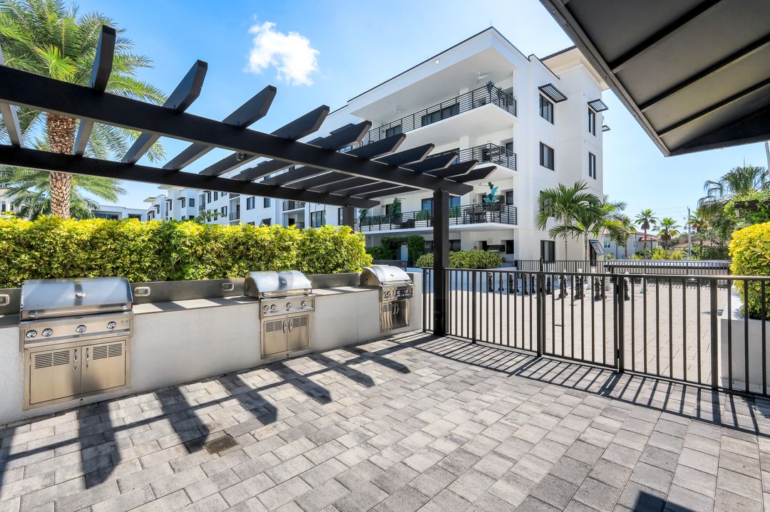 1125 Central Ave #571, Naples, FL 34102