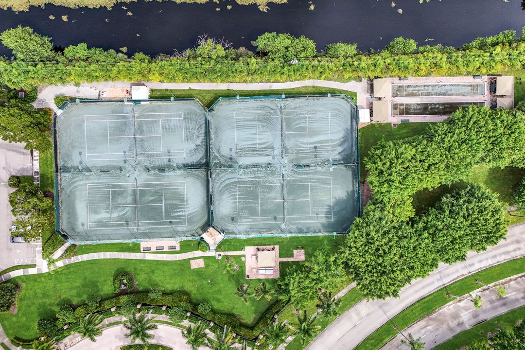 6635 Huntington Lakes Cir #202, Naples, FL 34119