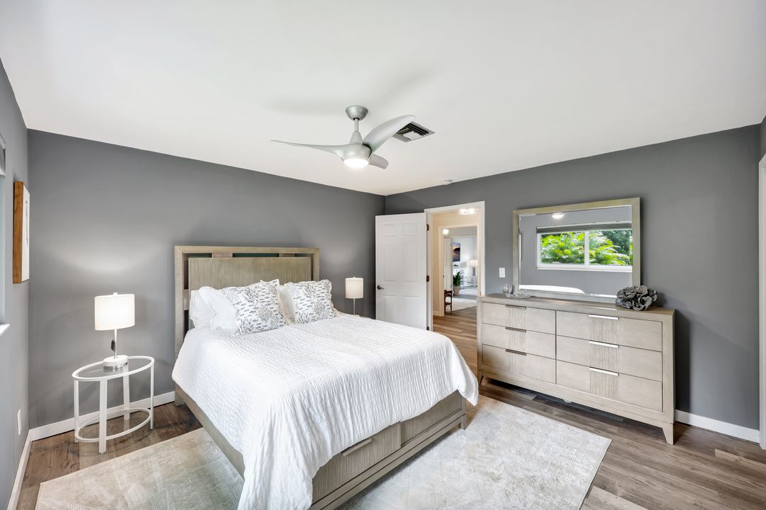 532 99th Ave N, Naples, FL 34108