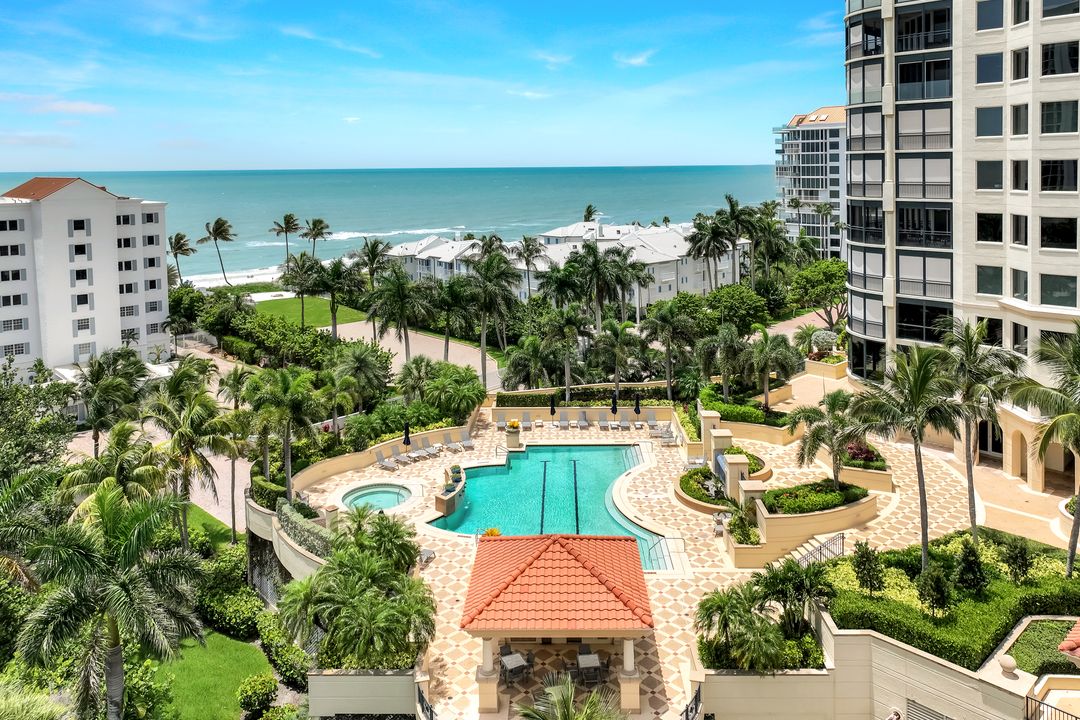 81 Seagate Dr, Naples, FL 34103