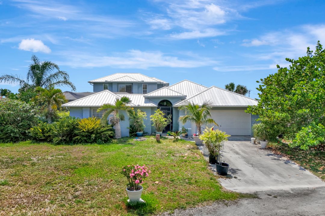 20401 Williams Dr, North Fort Myers, FL 33917