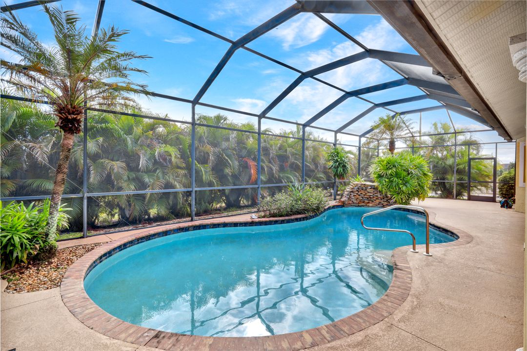 2001 NE 15th Ave, Cape Coral, FL 33909