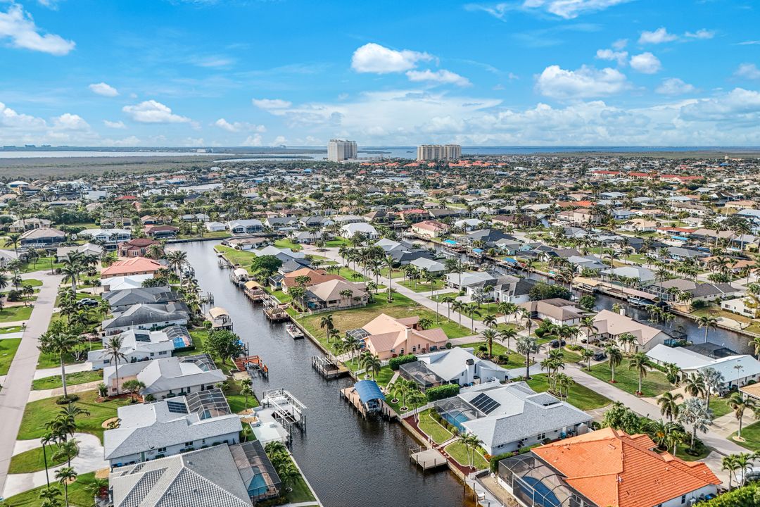 5313 SW 8th Ct, Cape Coral, FL 33914