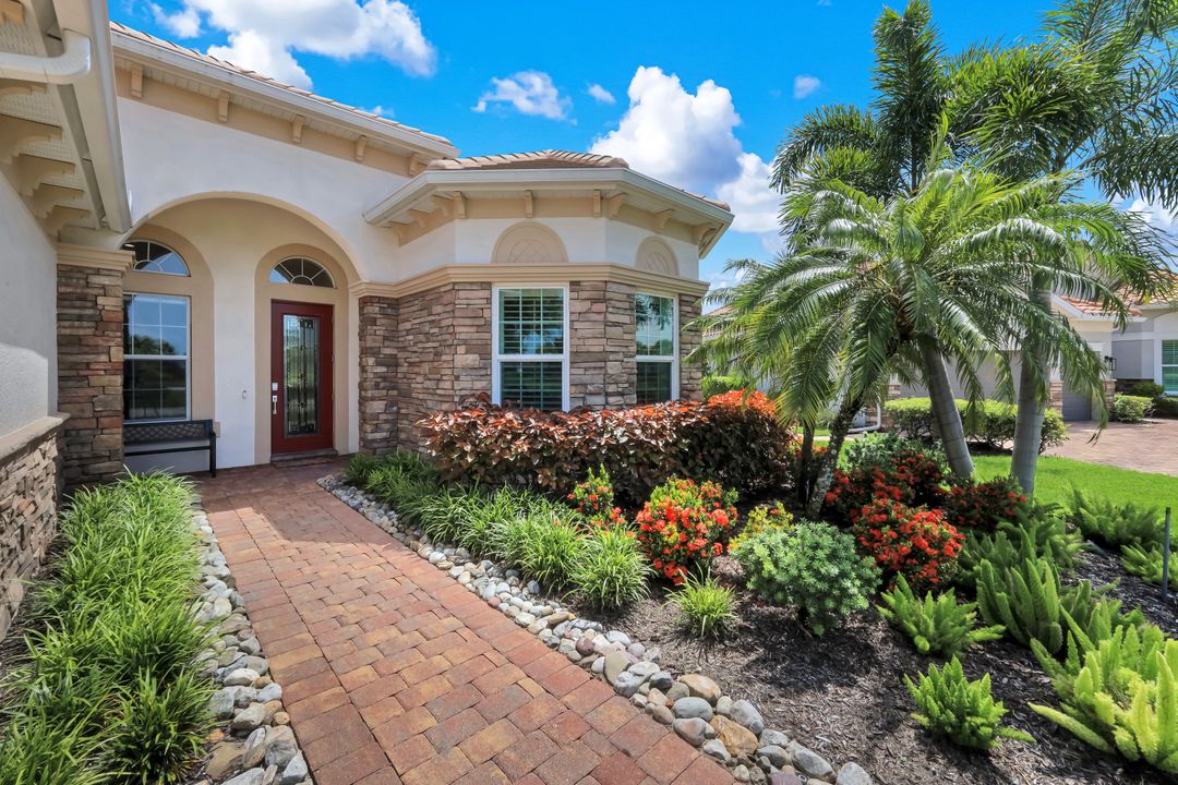 9259 Fieldstone Ln, Naples, FL 34120