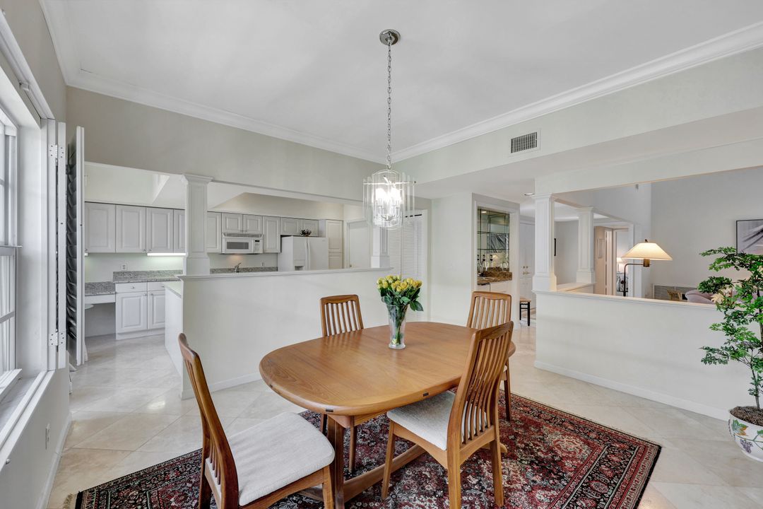 5929 Chanteclair Dr #8, Naples, FL 34108